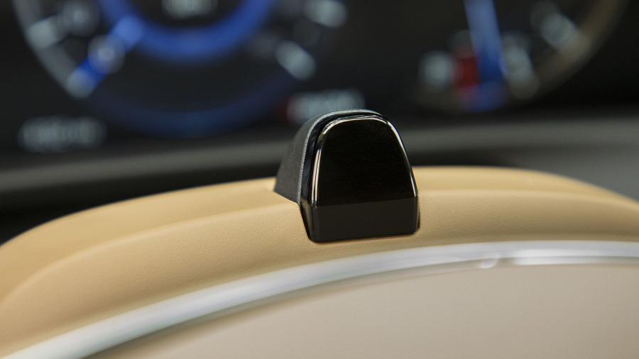 Детали интерьера Cadillac CT6 Platinum 2016 года  (NA) (фото 7 из 60)
